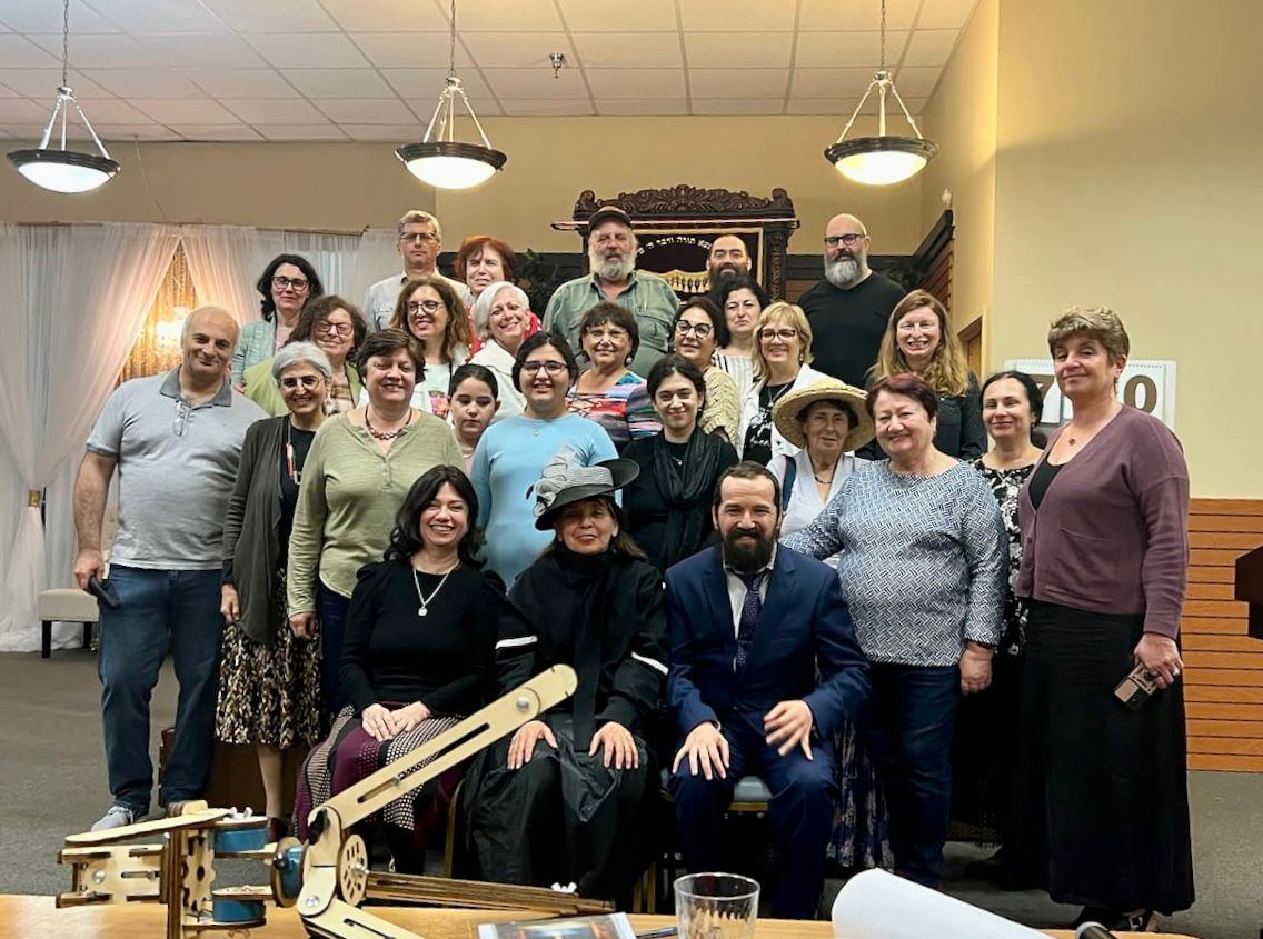 Group photo with the rabbi